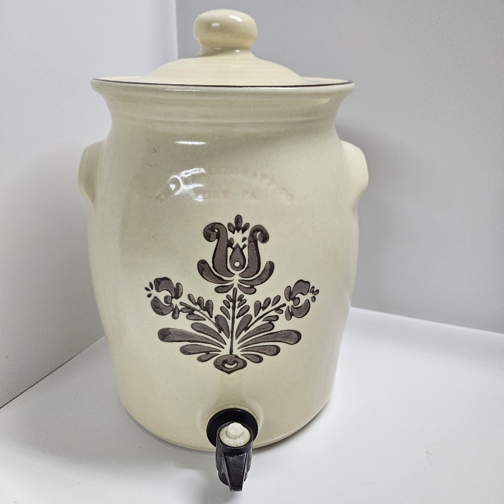 Vintage Pfaltzgraff Village Beverage Dispenser Crock with Lid 1 Gallon Stoneware